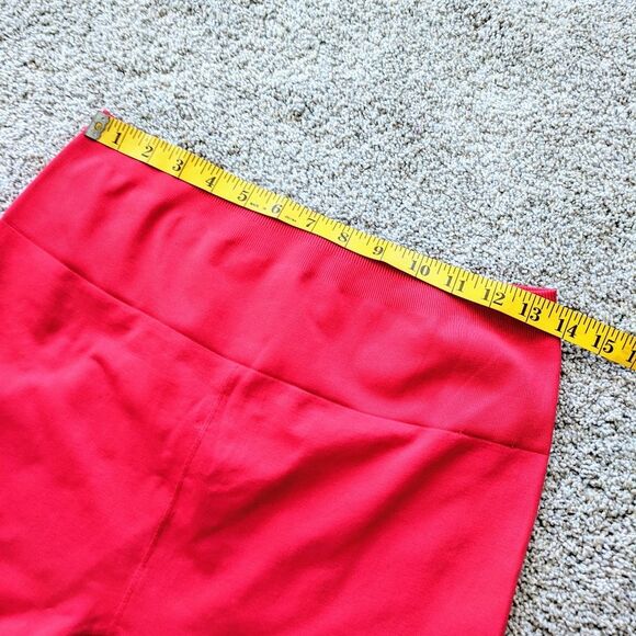 ⭐NWOT Red Fabletics Powerhold Compression Leggings⭐ - Picture 10 of 12